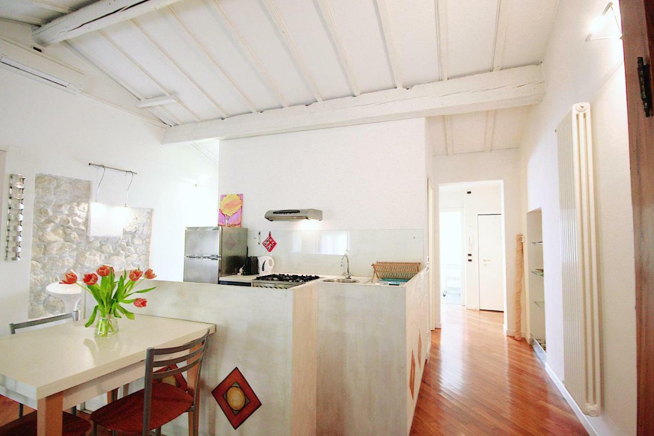 Bianco Apartment Верона Экстерьер фото